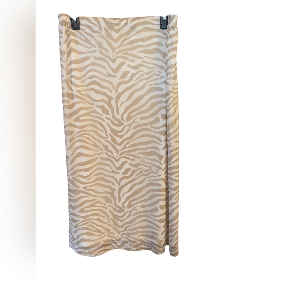 CeCe Like New Zebra Print Tan Skirt, Size M, Elastic Waist